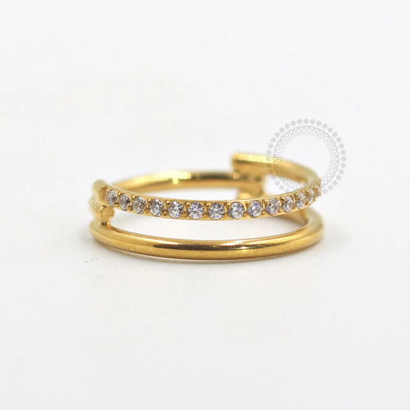 TN686 Segmento Smooth And Stones Titânio PVD Gold
