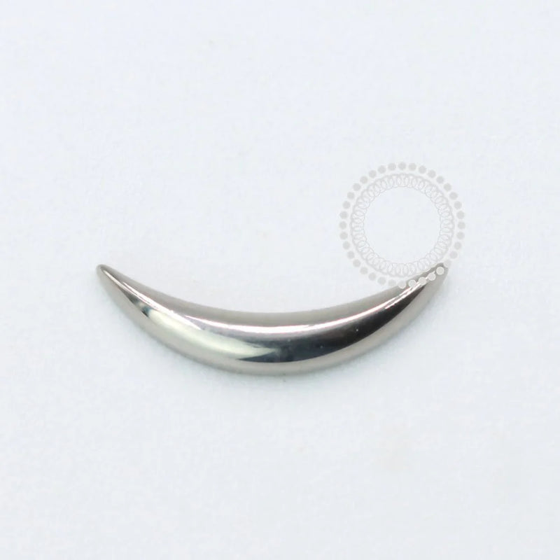 TN1057 Topo Lua Crescente Chapeado Titânio ASTM F-136
